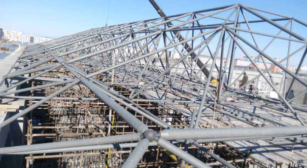 姜堰细数网架装配中抉择应用钢结构对室第的优势